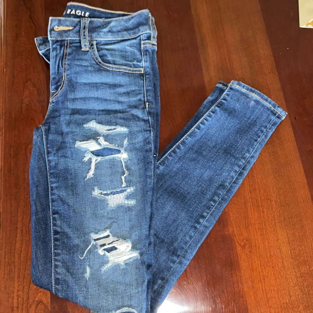 American eagle distressed blue jeans